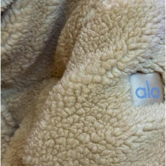 •❌SOLD❌NEW• ALO YOGA Foxy Sherpa Jacket - Picture 14 of 16